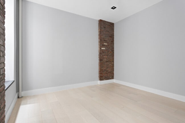 336 E 18th St in New York, NY - Building Photo - Building Photo
