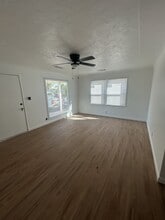 413 S H St in Tulare, CA - Building Photo - Building Photo