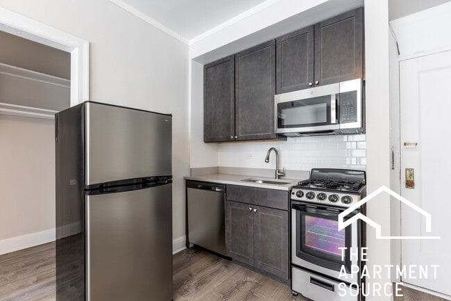 2775 N Milwaukee Ave, Unit 1