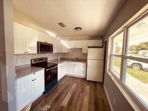 517 73rd Ave N in St. Petersburg, FL - Building Photo - Building Photo