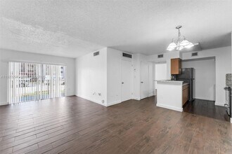 15221 SW 80th St in Miami, FL - Building Photo - Building Photo