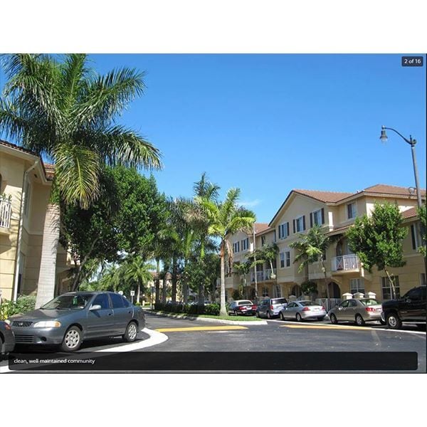 8858 W Flagler St in Miami, FL - Building Photo - Building Photo