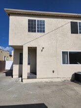 2134 S Cloverdale Ave in Los Angeles, CA - Building Photo - Building Photo