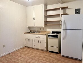 211 S 100 E in Blanding, UT - Building Photo - Building Photo