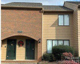 415 E Broad St in Statesville, NC - Building Photo