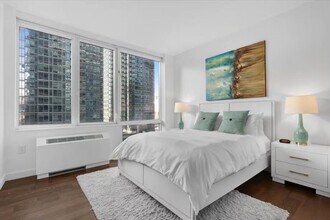 605 W 42nd St in New York, NY - Foto de edificio - Building Photo