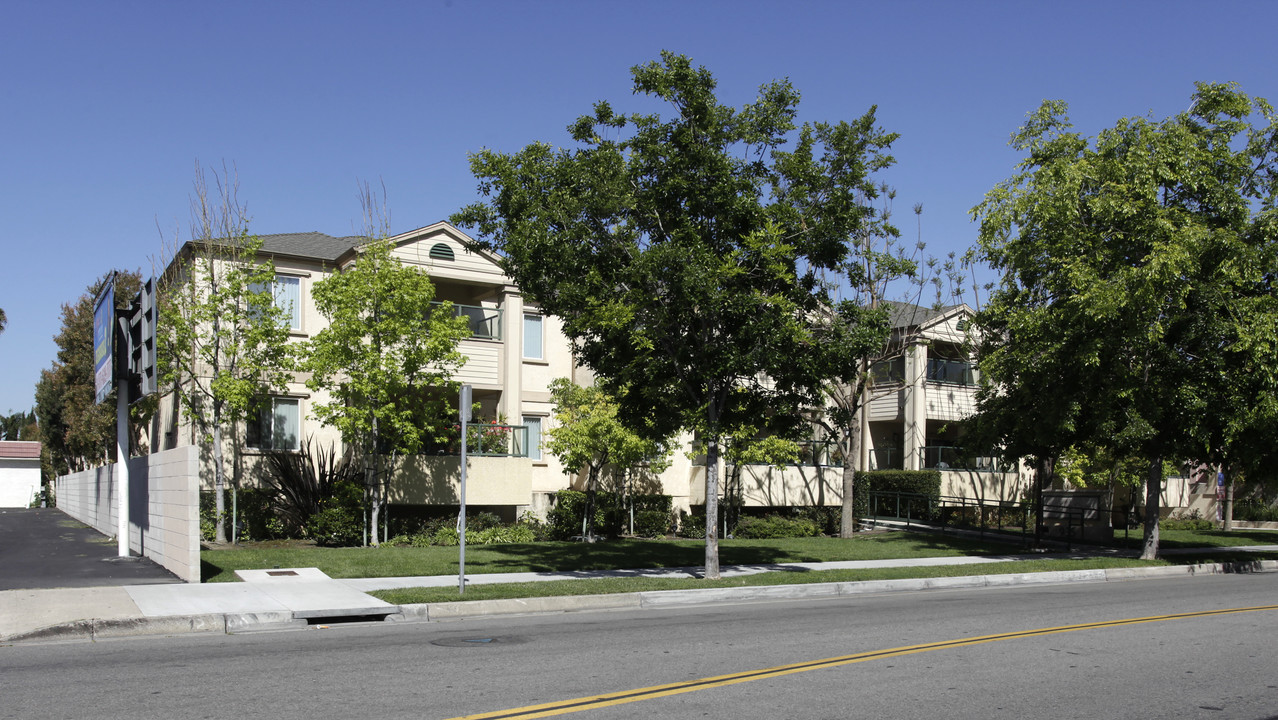 Sterling Court Senior Apartments in Anaheim, CA - Building Photo