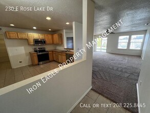 230 E Roselake Dr in Middleton, ID - Building Photo - Building Photo