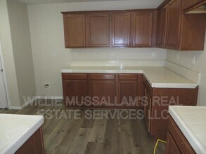 16699 Colonial Trail in Lathrop, CA - Building Photo - Building Photo
