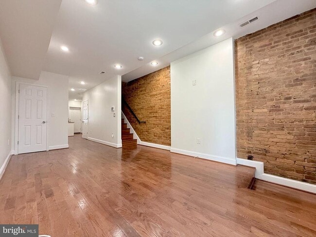 property at 1268 Glyndon Ave