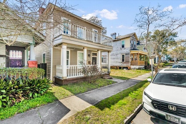 property at 513 E 33rd St