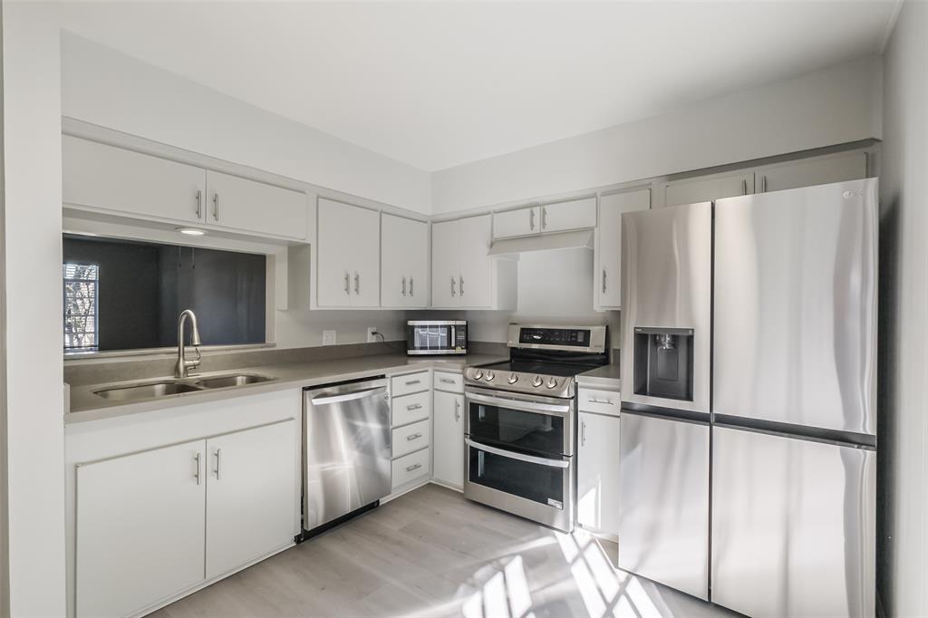 817 S Ripple Creek Dr in Houston, TX - Building Photo