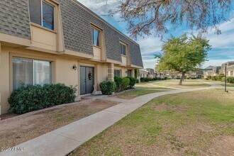 4875 N Granite Reef Rd in Scottsdale, AZ - Building Photo - Building Photo