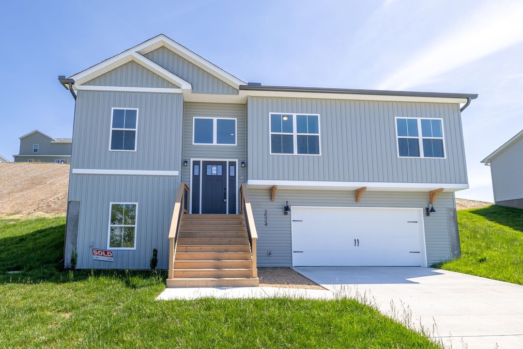 3524 Paradise Ridge Way in Knoxville, TN - Building Photo