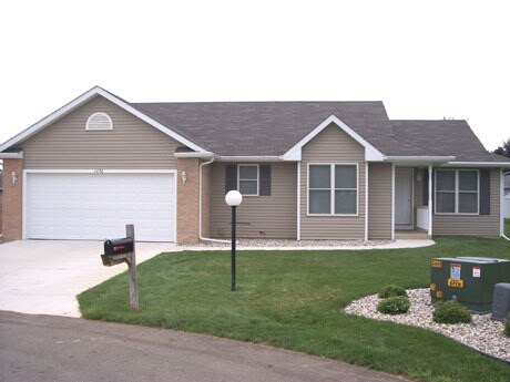 1430 Cape Coral Way in Portage, MI - Building Photo