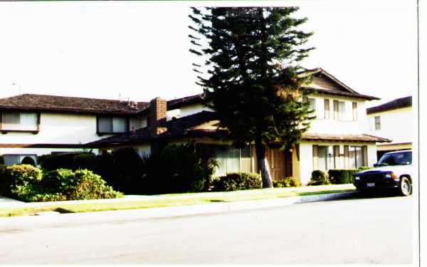 1320 Estate Dr in La Habra, CA - Building Photo - Building Photo