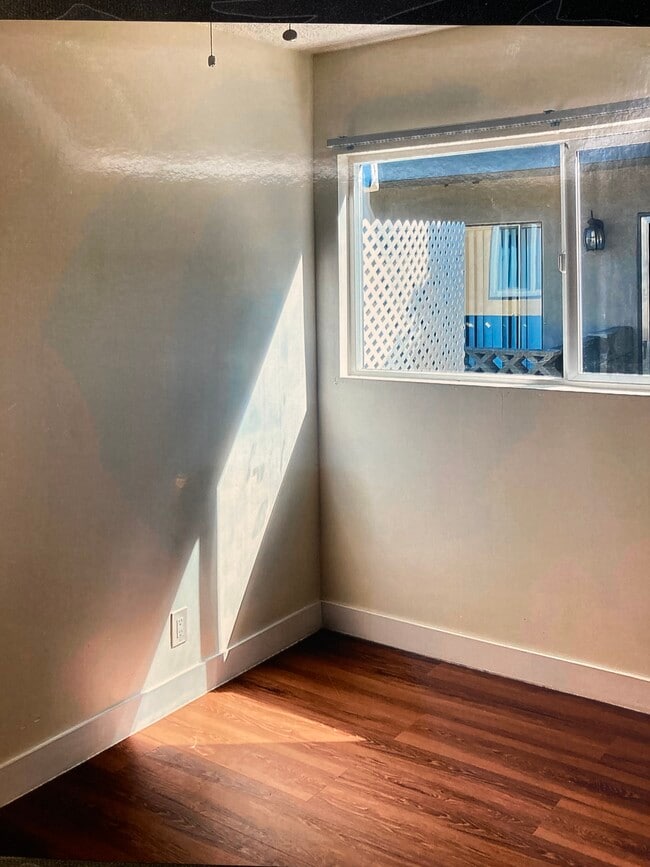 1636 S Westgate Ave, Unit 1636