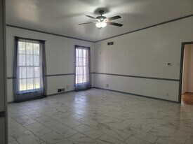 7945 Habersham Ln in Dallas, TX - Building Photo