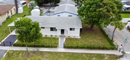 1401 NE 152nd St in North Miami Beach, FL - Building Photo - Building Photo