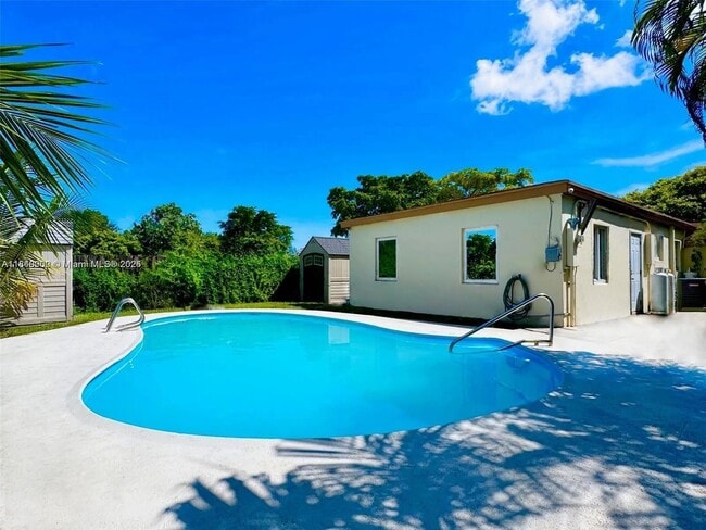 property at 1423 NE 175th St