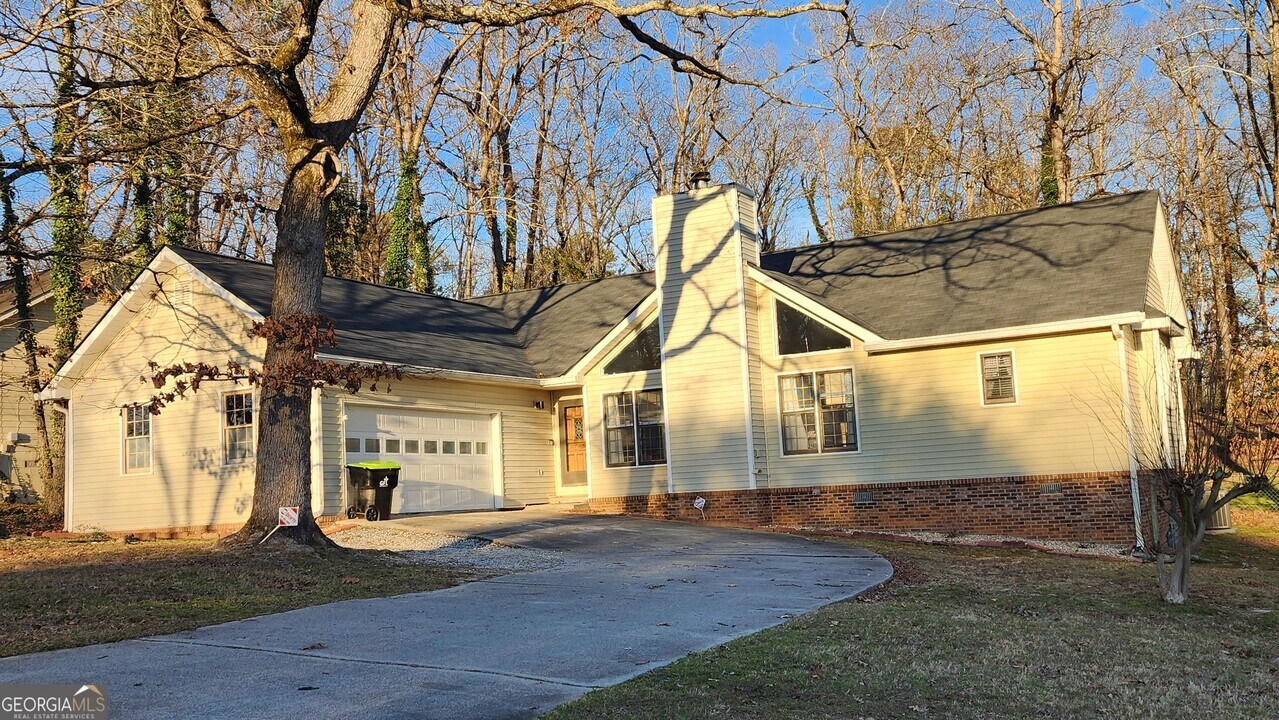 2104 Pleasant View Ct SW in Conyers, GA - Building Photo