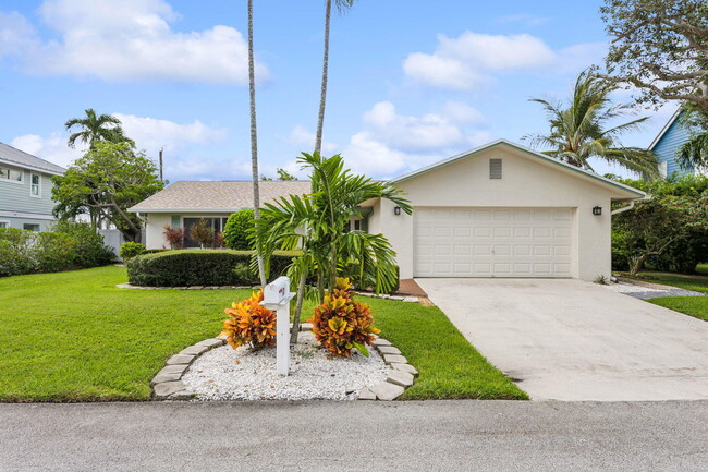property at 10 Sailfish Ln