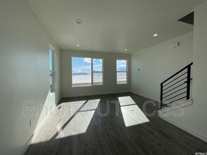 6726 W 11800 S in South Jordan, UT - Building Photo - Building Photo