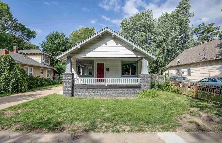 411 S Estelle St in Wichita, KS - Building Photo