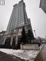 17 Anndale Dr in Toronto, ON - Building Photo