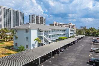 Boca Raton Harbour in Boca Raton, FL - Foto de edificio - Building Photo