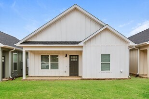 16305 Taylor Loop Rd in Little Rock, AR - Building Photo