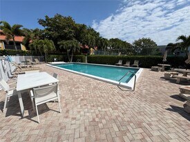 5555 N Ocean Blvd in Lauderdale-by-the-Sea, FL - Building Photo