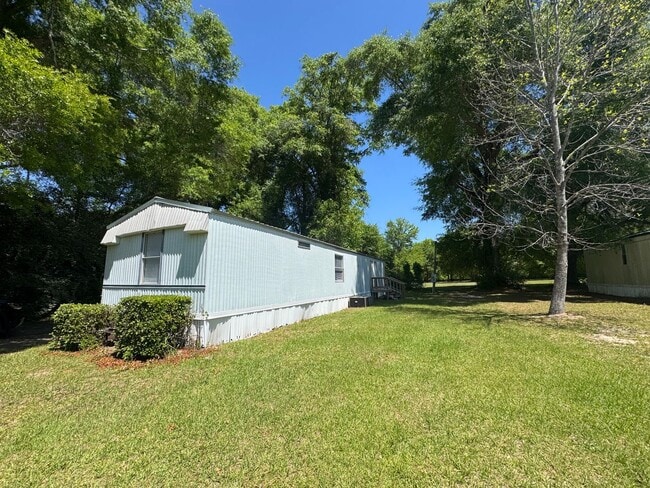4888 FL-71 in Greenwood, FL - Building Photo - Building Photo