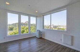 1410 Apartments in Seattle, WA - Building Photo - Interior Photo