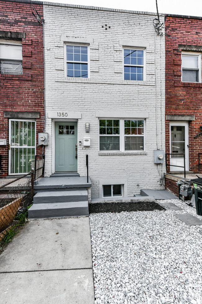 1350 Dexter Terrace SE in Washington, DC - Building Photo - Building Photo