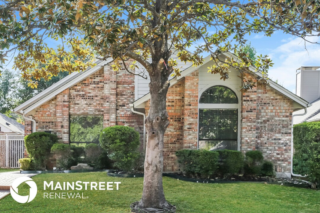 759 Monique Ct in Cedar Hill, TX - Building Photo