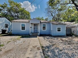 1330 Marfa Ave in Dallas, TX - Building Photo