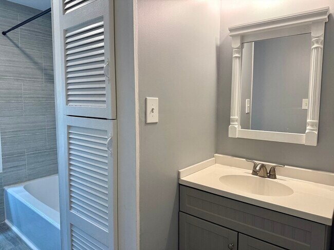 15 Church Ave, Unit 2 in Woburn, MA - Building Photo - Building Photo