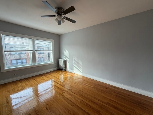 6956 N Ashland Ave in Chicago, IL - Building Photo - Building Photo