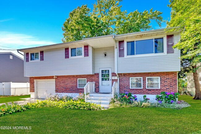 property at 25 W Hillsdale Ave