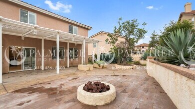 807 Via Bahia in San Marcos, CA - Foto de edificio - Building Photo