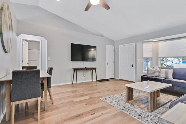 925 N Stonehenge Way in Meridian, ID - Building Photo - Building Photo