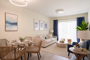 Emerald Bay in Hialeah, FL - Building Photo