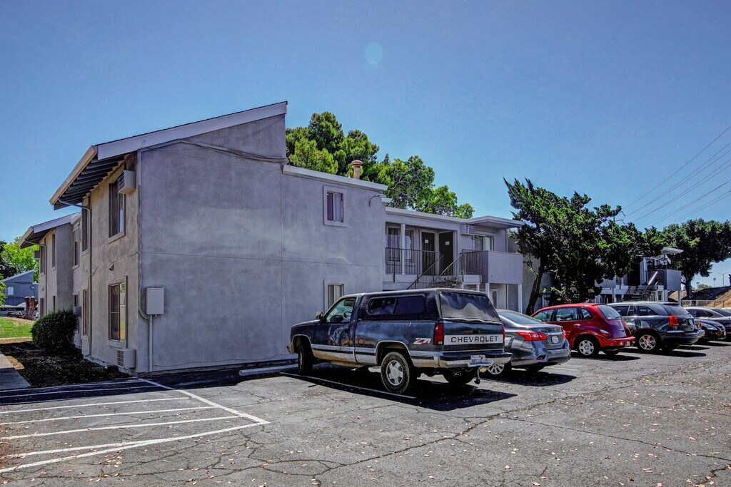 The Residences at Brookside Stockton, CA Apartments