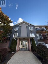 271 Eiwo Ct in Waterloo, ON - Building Photo