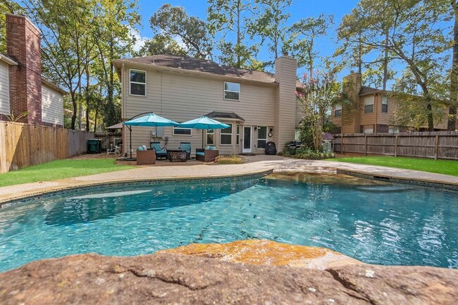 property at 231 E Golden Arrow Cir