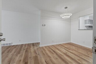 4054 Stonehenge Dr in Sylvania, OH - Building Photo - Building Photo