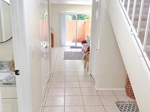 9473 N Forest Hills Pl in Tampa, FL - Building Photo - Building Photo