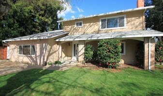 2255 La Grama Dr in Rancho Cordova, CA - Building Photo