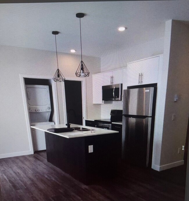 property at 256-256 Balmoral St